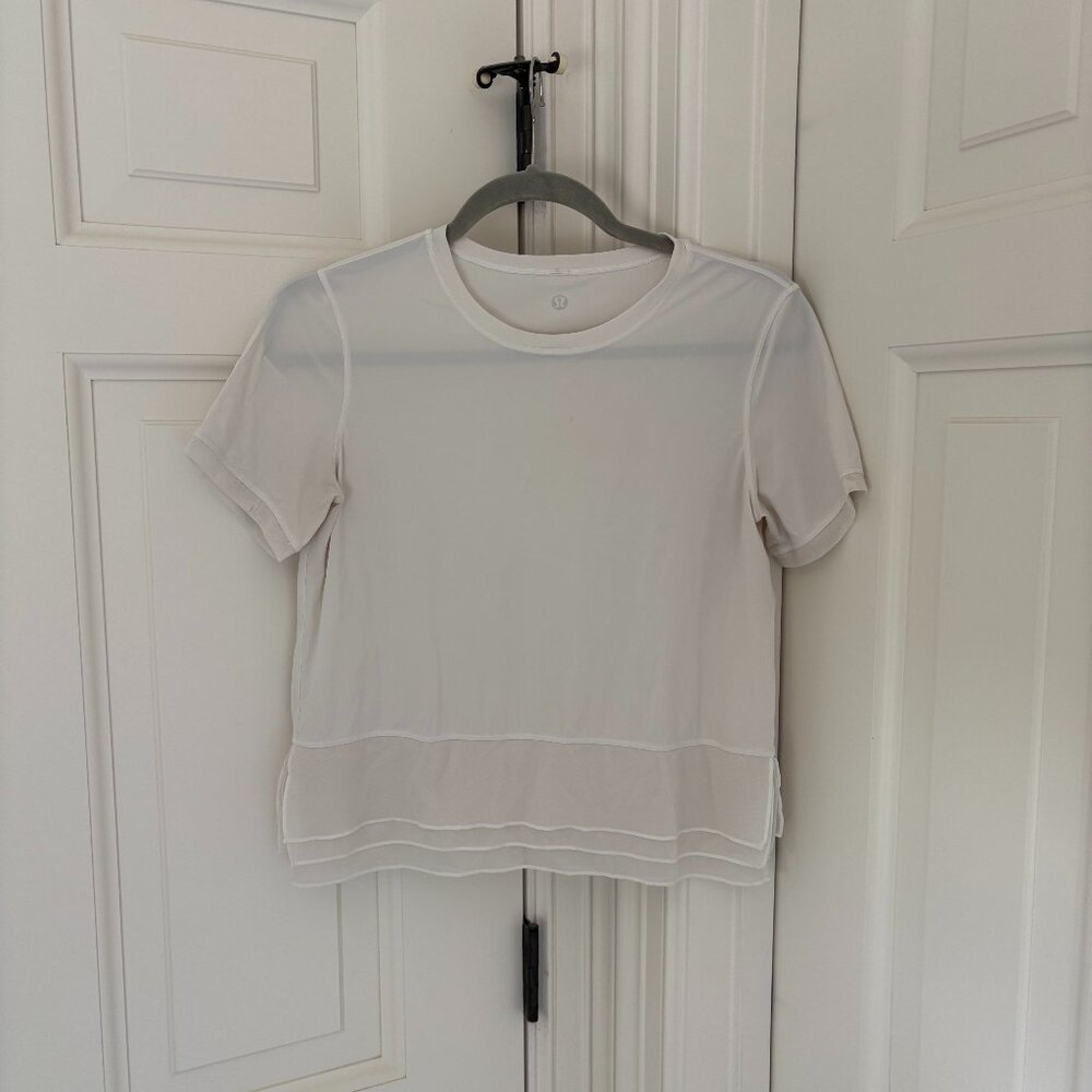 Lululemon White Mesh t-shirt